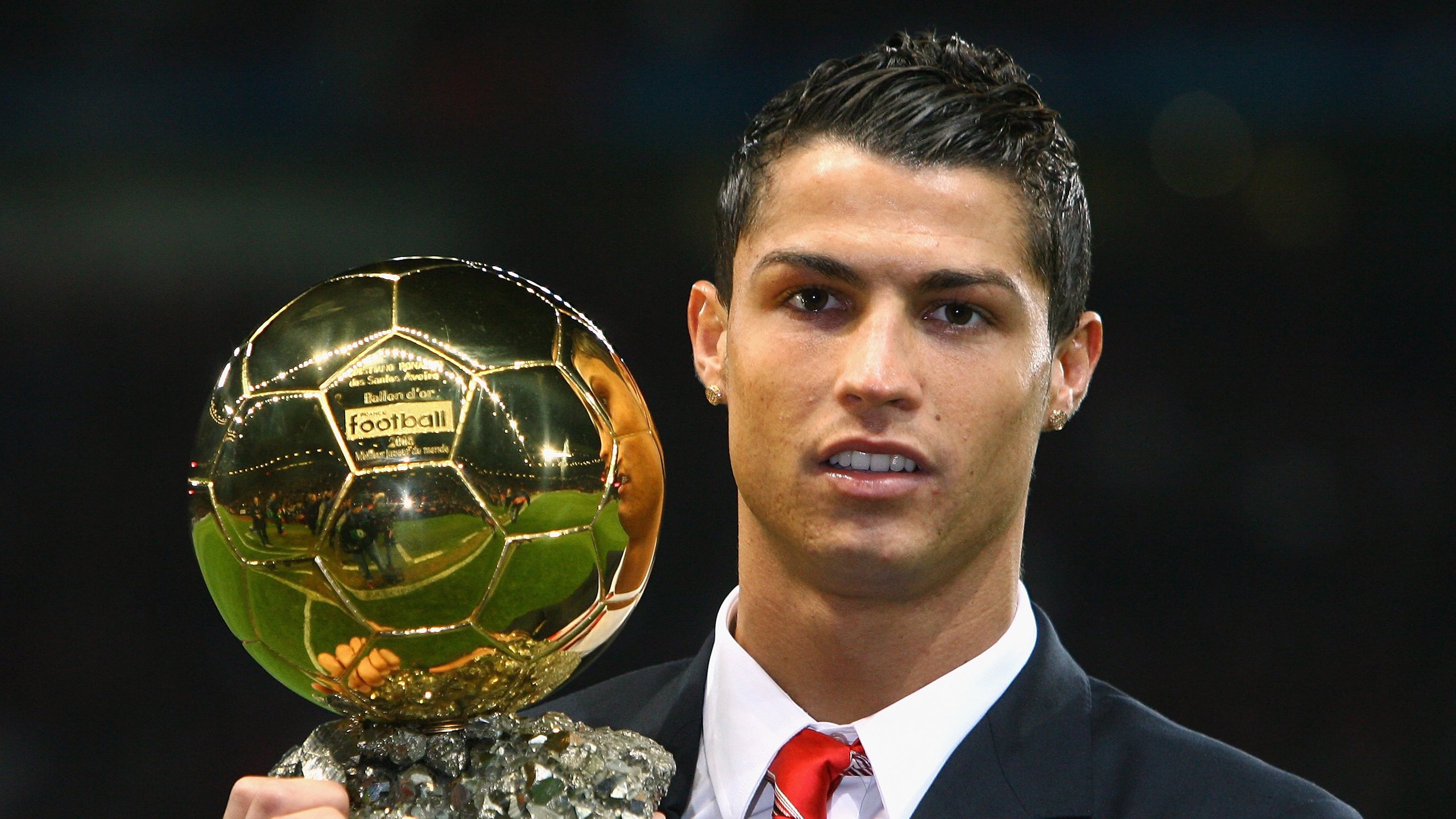 开云APP-伊萨克终场神迹，巴西绝杀巴拉圭，世界排名争夺战迎来新王